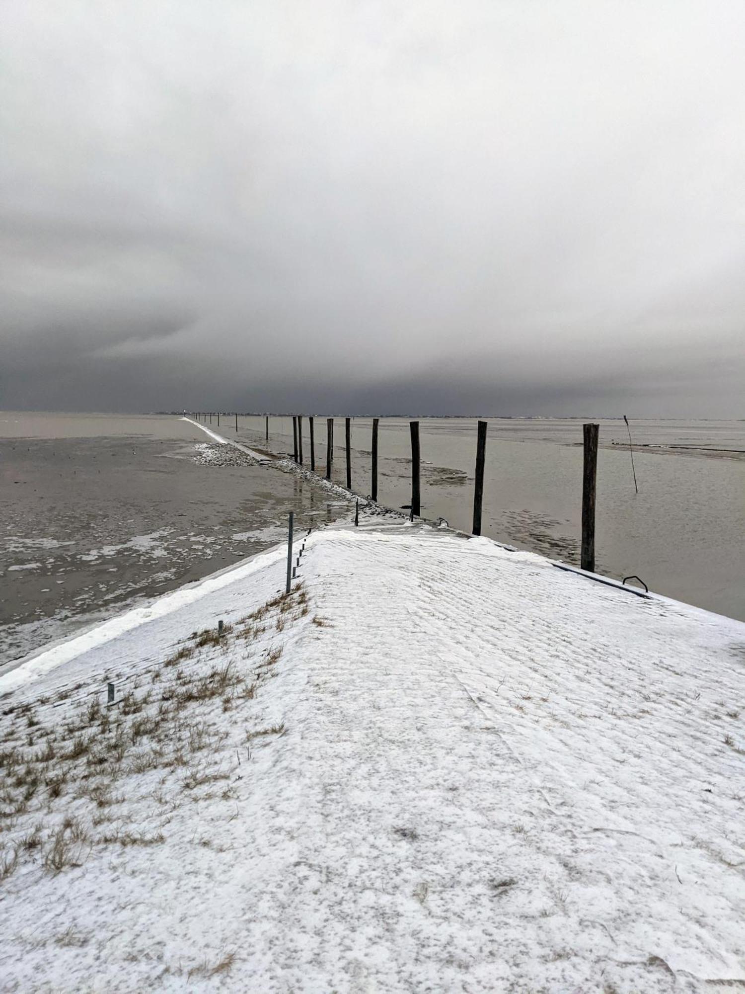 Drei-Insel-Blick Neßmersiel Exterior foto